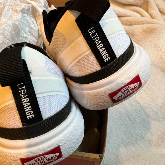 🖤SOLD🖤 Vans UltraRange EXO Sneaker WHITE, Size 9.5 Women's / 8 Men'sM - Picture 9 of 12